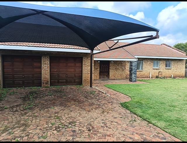 3 BEDROOM HOUSE FOR SALE IN ROTHDENE